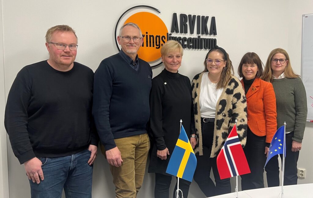 Representanter fra SAIL-prosjektet sammen med ansatte fra Høgskolen i Innlandet og Karlstads universitet.